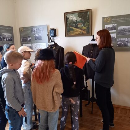 Mācību ekskursija uz Jelgavas Dzelzceļa muzeju. Piedalās 3.klase
